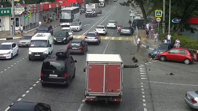 - Rusya'da Araç Yayaların Arasına Daldı: 1 Ölü, 5 Yaralı