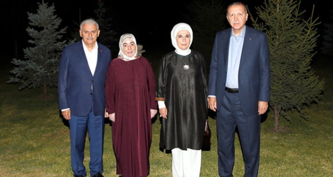 Cumhurbaşkanı Erdoğan, Eşi Emine Erdoğan ile Birlikte Başbakan Yıldırım'ı Ziyaret Etti