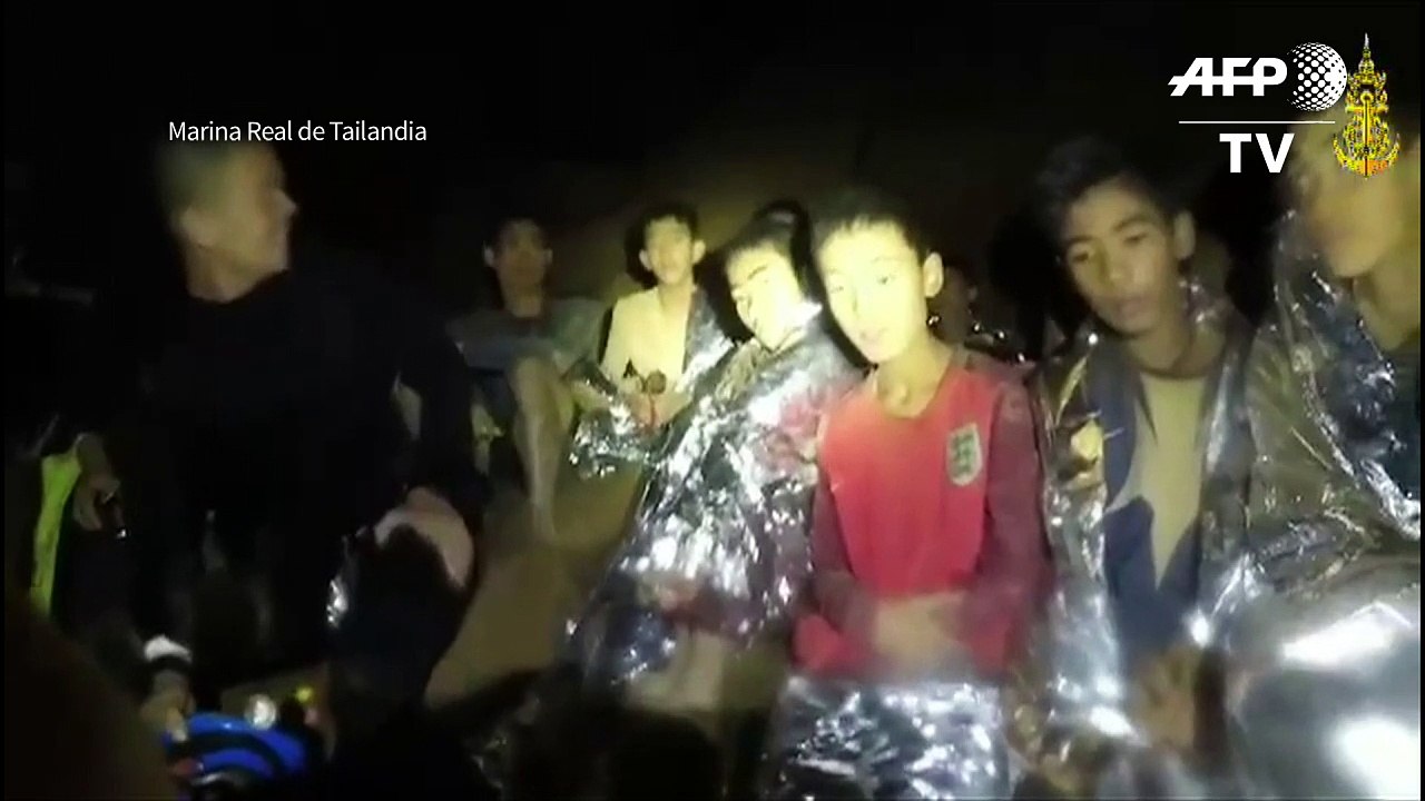 Uno de los 33 mineros chilenos da fuerza a niños tailandeses