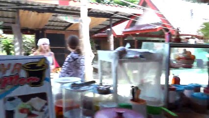 Koh Lipe earthquake and tsunami threat in cafe