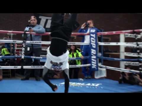 Vasyl Lomachenko WALKS ON HANDS Across Ring After Workout!