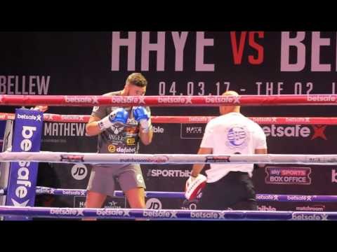 Tony bellew bangs the pads ahead of his fight against HAYE