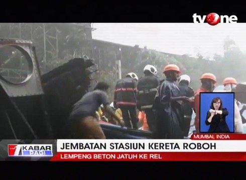Jembatan Stasiun Kereta Runtuh, 1 Orang Tertimbun