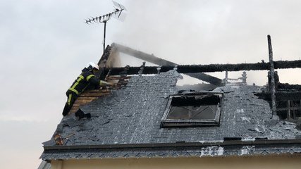Une maison entièrement détruite part un incendie