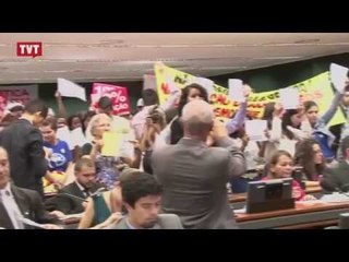 Plano Nacional de Educação esbarra em pontos polêmicos: votação é adiada