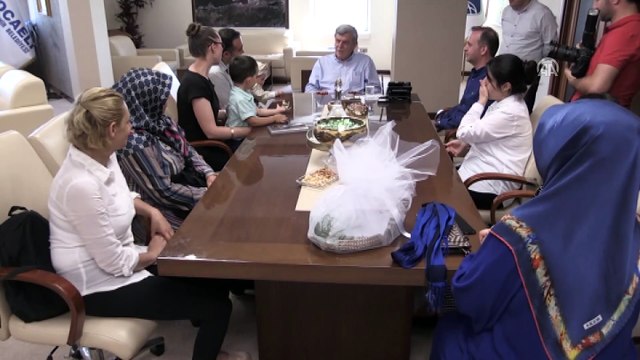 Karaosmanoğlu, Rus gelinin ezan isteğini kırmadı - KOCAELİ