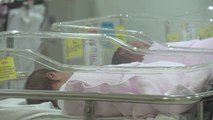 올해 출산율 1.0도 위태...출산·육아 비용 줄인다 / YTN