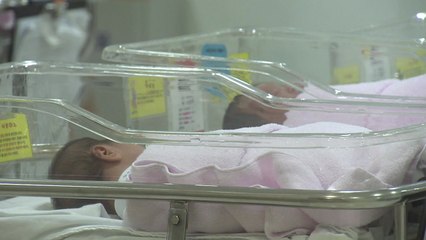 올해 출산율 1.0도 위태...출산·육아 비용 줄인다 / YTN