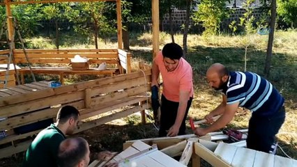 Öğretmenler, öğrencileri için kamelya yaptı