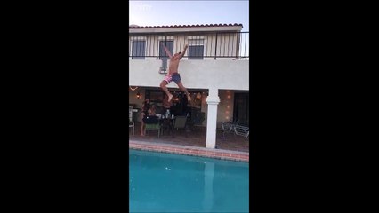 Lui il commence bien les vacances... Plongeon raté