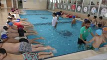 Hakkari’nin ilk yarı olimpik yüzme havuzu açıldı
