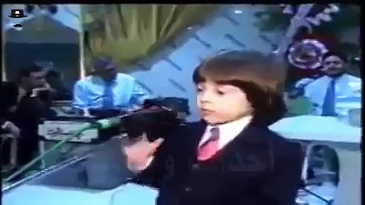 طفل في عرس أعطوه الميكروفون اعتقدوا انه سيغني لكن تحدث المفاجئة لن تصدق باسم الله ماشاء الله
