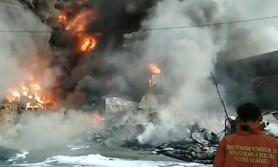 Kebakaran Gudang Bahan Kimia di Jakarta Utara