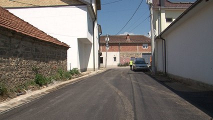 Asfaltohet rruga në afërsi të varrezave në fshatin Dujakë - Lajme