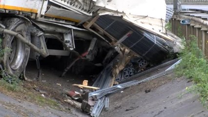 Kazanın Yaşandığı Bölgede Canlarını Hiçe Sayarak Trafiği Yavaşlattılar