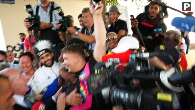 Gérard Collomb à Marseille : visite au commissariat de Noailles et selfies à La Castellane