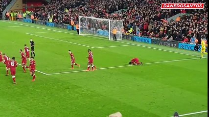 10 Football Players the World Can't Hate