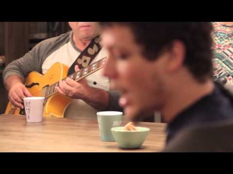 Garoto da soleira - Chico Chico, Julia Vargas, Rodrigo Garcia e Nelson Faria