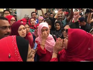 Najib supporters crash event, demand AG use BM