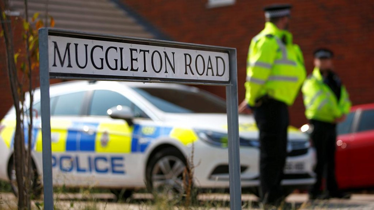 Отравление в Эймсбери: Британия требует объяснений от России