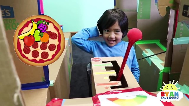 Ryan Pretend Play Work at Pizza Place with Roblox In Real Life!