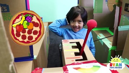 Ryan Pretend Play Work at Pizza Place with Roblox In Real Life!