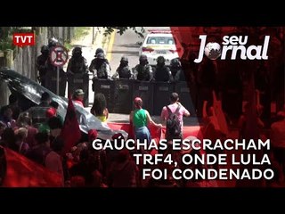 Gaúchas escracham TRF4, onde Lula foi condenado