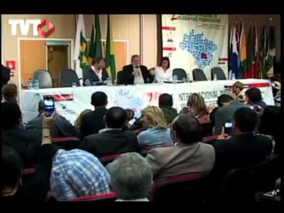 Ex-Presidente Lula discursa em 2º encontro naci...