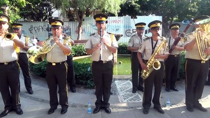 Kurtuluş gününde askeri bando takımından halka konser