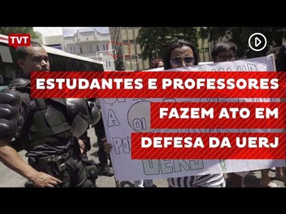 Estudantes e professores fazem ato em defesa da...