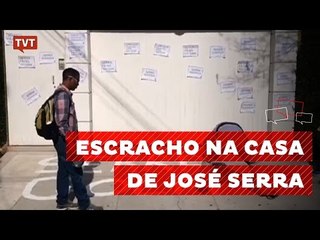 Frente Povo sem Medo faz escracho em frente à casa de Serra