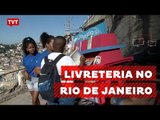Livraria ambulante leva cultura a favelas