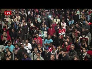 Av. Paulista tem ato contra governo Temer; sede do PMDB recebe escracho