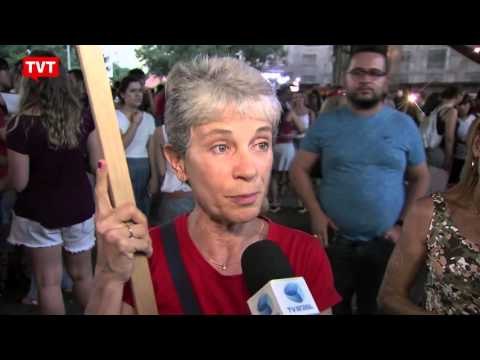 Ato chamado por Facebook reúne centenas contra o golpe na Paulista