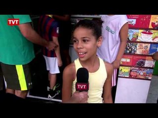 Banca de livro atrai cariocas: "não falta interesse, falta oportunidade"