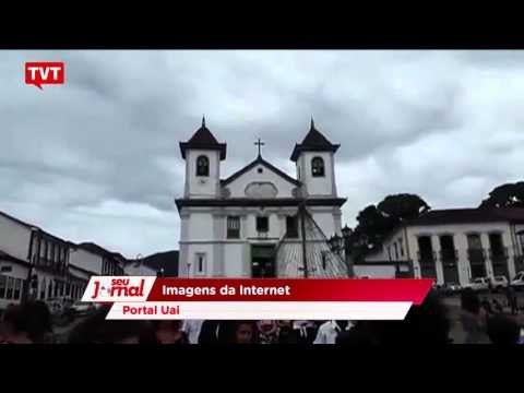 Moradores de Mariana fazem ato para lembrar 2 meses da tragédia