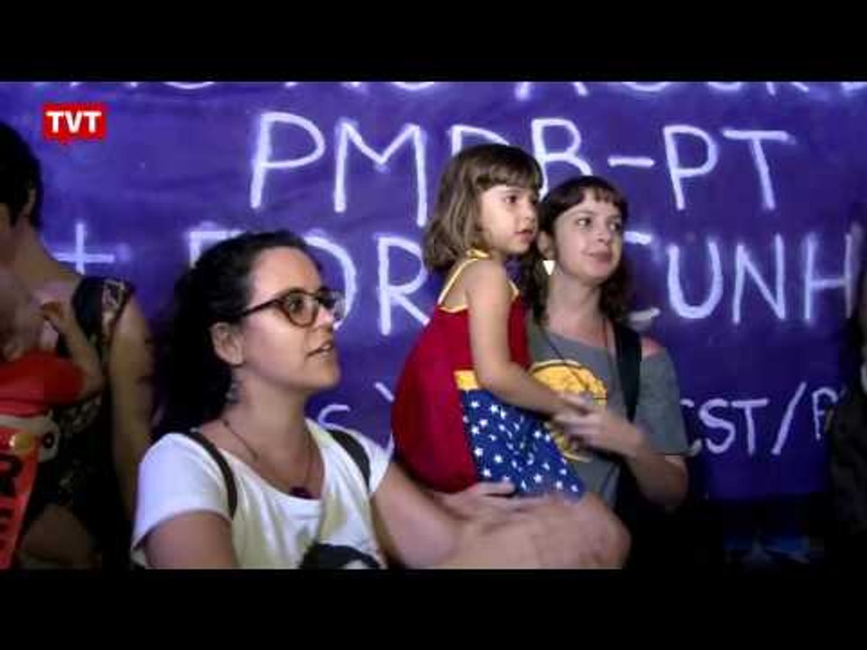 Mulheres ocupam as ruas no Rio e em SP contra Eduardo Cunha