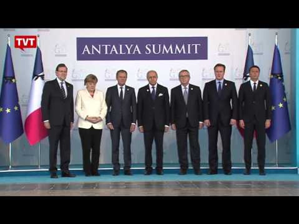 François Hollande declara que "França está em guerra"