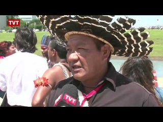 Indígenas sobem na cúpula do Congresso contra PEC 215