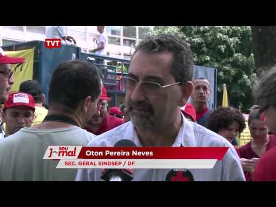 Manifestantes ocupam prédios do Ministério da Fazenda nos estados