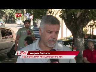 Trabalhadores fazem vigília na porta do Instituto Lula