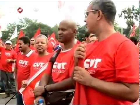 Milhares de pessoas se manifestam em defesa da indústria nacional e do emprego