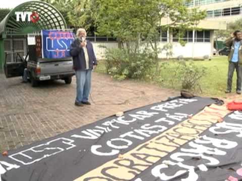 Alunos lutam por 35% de cotas raciais nas universidades