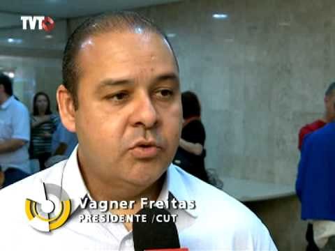 Centrais sindicais apoiam servidores federais em greve