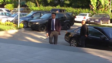 Ora News - Basha denoncon: Rama fushatë me fake news kundër deputetit gjerman, Krichbaum