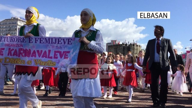 Report TV - Dita e verës kthehet në traditë për të gjitha qytetet shqiptare