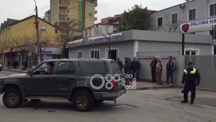 Ora News - Mbështetës të kryebashkiakut të Lezhës Frroku
