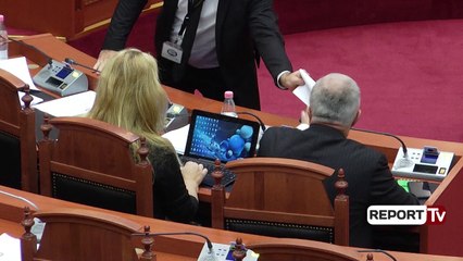 Ekskluzive/Hapen dosjet e Sigurimit për 821 zyrtarë, 13 me njollë, në listë edhe 4 deputetë