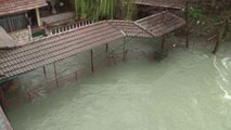 Përmbytet Durrësi, uji pushton edhe Velierën - Top Channel Albania - News - Lajme