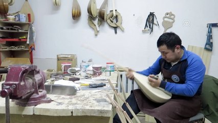 Astanalı usta 18 yıldır dombıra yapıyor - ASTANA